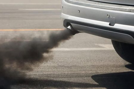 خودروهای مستهلک داخلی عاملی مهم در بروز ناترازی بنزین