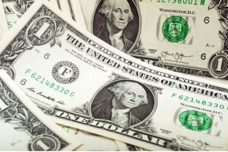 روند نزولی بازار ارز ادامه دارد/ افزایش نرخ ارز در بحران‌های سیاسی، ناپایدار و موقتی است