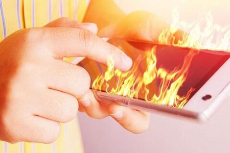 چطور مانع داغ شدن گوشی در هوای گرم شویم؟