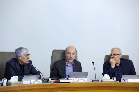 وزیر نفت در هیات دولت مطرح کرد: سودآوری ۱۲ هزار میلیارد تومانی پالایشگاه آبادان در سال گذشته