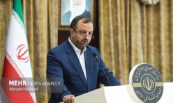 خاندوزی: پرداخت ارز ترجیحی و کالابرگ ادامه دارد