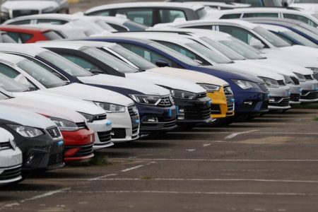 با توجه به نزول تقاضا برای خودروهای برقی خودروسازان انگلیسی نگران شدند