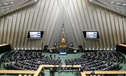 نماینده مجلس در گفت‌وگو با دانشجو: وزیر راه پیشنهادی با برنامه ساخت به مجلس بیاید/ رای اعتماد در صورت تضمین ادامه نهضت ملی مسکن