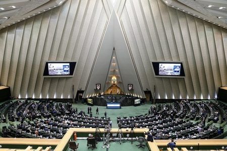 نماینده مجلس در گفت‌وگو با دانشجو: وزیر راه پیشنهادی با برنامه ساخت به مجلس بیاید/ رای اعتماد در صورت تضمین ادامه نهضت ملی مسکن