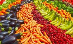عرضه ۲۰ هزار تن میوه و هزار تن خرما با ۳۰ درصد زیر قیمت بازار