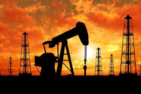 قیمت نفت روز دوشنبه ۲۰ اسفند/ تعرفه‌های گمرکی آمریکا بازار نفت را بهم ریخت