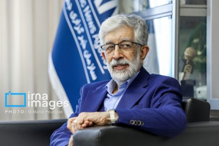 ارزیابی حدادعادل از اقتصاد دوران احمدی نژاد: سیاست‌های کلی اصل ۴۴ به حاشیه رفت؛ پرداخت یارانه هم موفق نبود