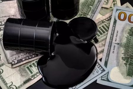 در پی افت شدید قیمت نفت کشورهای نفتی برای جلوگیری از سقوط اقتصادی به تکاپو افتادند