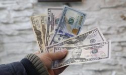 کاهش نرخ دلار در بازار