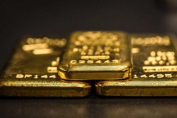 طلای جهانی از پرواز با دلار جا ماند